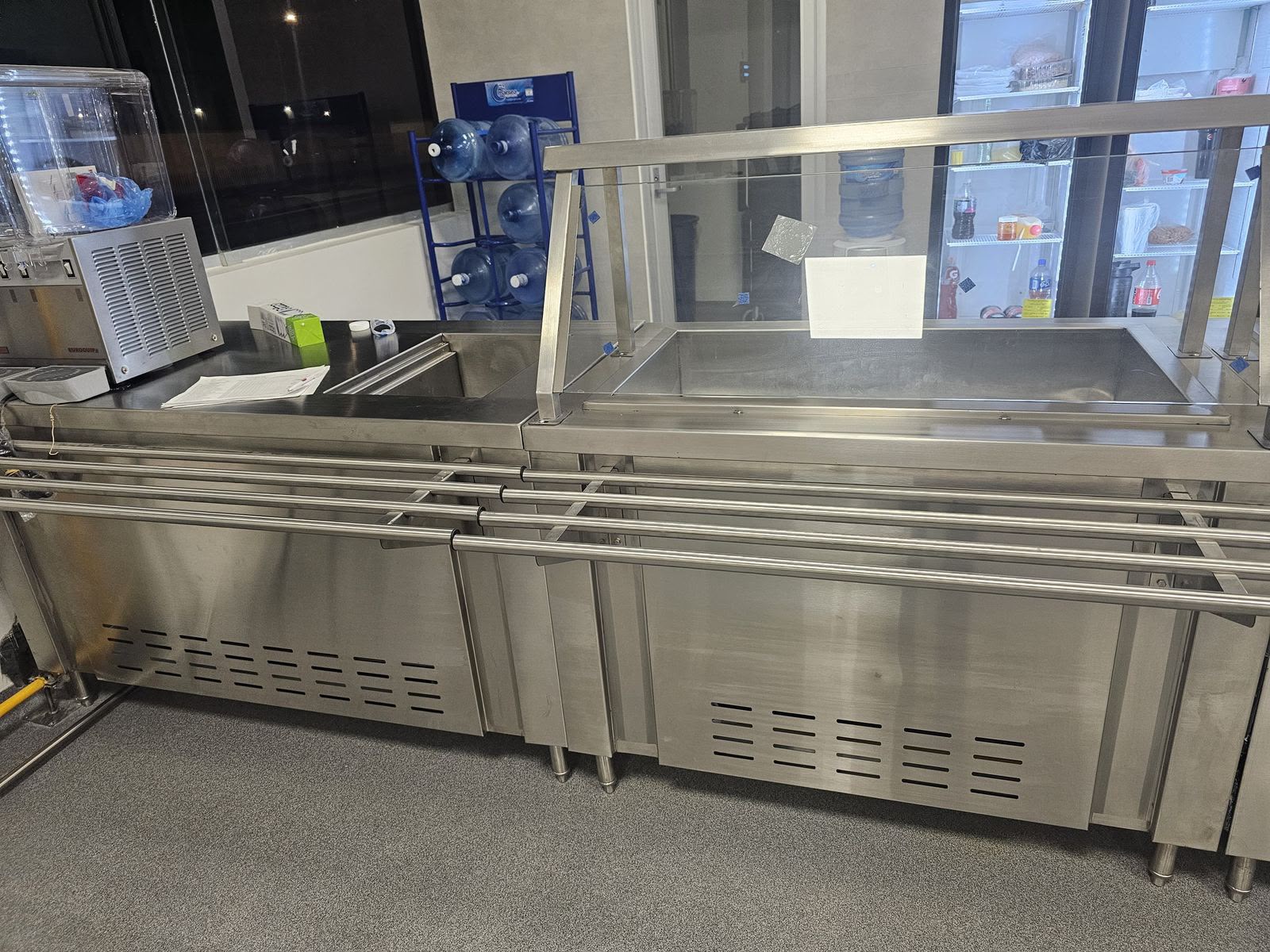 Comedor industrial PROAN: vista general del &aacute;rea de servicio